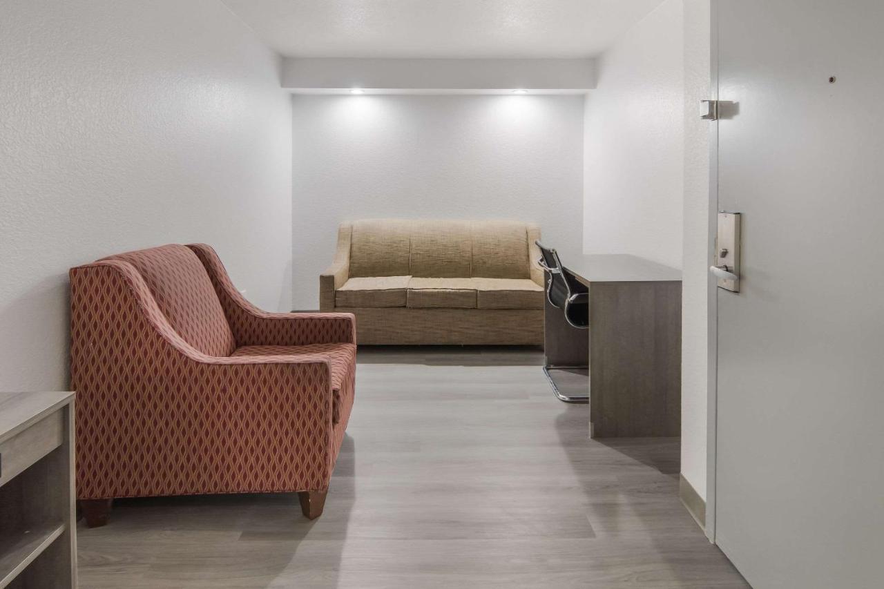 Quality Inn & Suites Richardson-Dallas Buitenkant foto