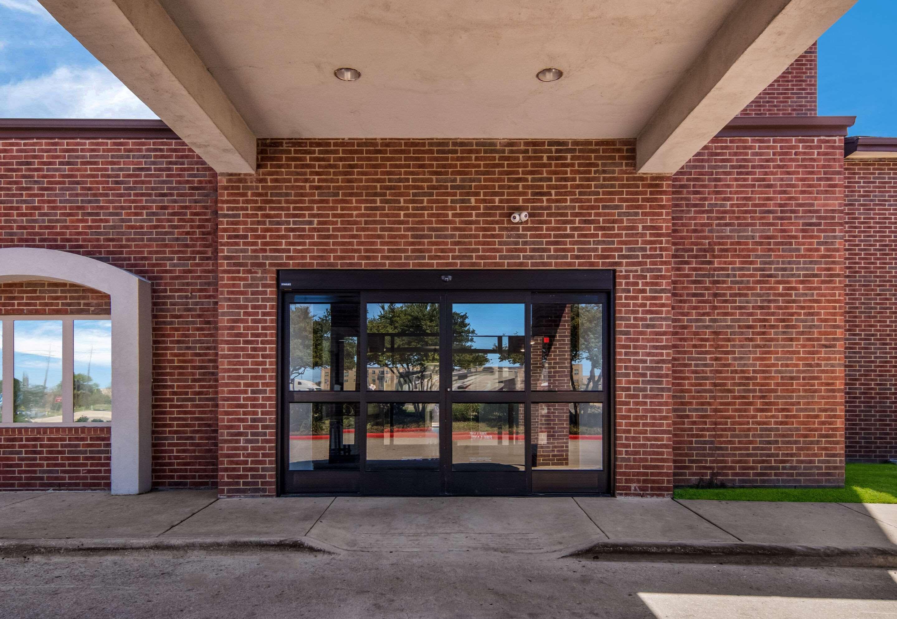 Quality Inn & Suites Richardson-Dallas Buitenkant foto